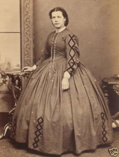 Hanna Ideas, Fort Ideas, 1860s Dresses, 1860s Fashion, Victorian Photography, 1860 Fashion, 19th Century Clothing, Hoop Skirt, Century Clothing