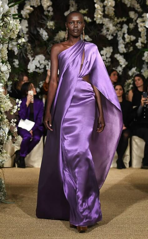 Purple Outfits, Timeless Luxury, Couture Gowns, Lifestyle Magazine, Women's Wear, Gorgeous Gowns, Purple Fashion, Fashion 2020, Fall 2017