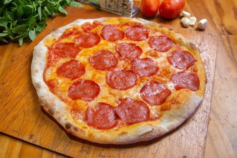 pizza Papa Johns Pizza Dough Recipe, Mexican Pizza Recipe, Cheese Pizza Recipe, Traeger Grill Recipes, Papa Johns Pizza, Calzone Pizza, Traeger Recipes, Making Homemade Pizza, Pizza Flavors