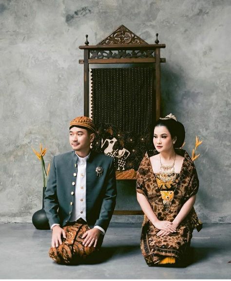 Javanese Prewedding Studio, Foto Adat Jawa, Prewed Jawa Klasik, Prewedding Jawa Klasik, Preweding Jawa, Prewed Adat Jawa, Javanese Prewedding, Prewed Jawa, Prewedding Adat