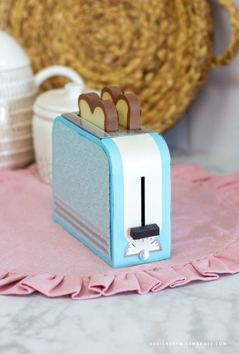 Retro Toaster, 3d Svg Files, Paper Toy Printable, Cardboard Crafts Diy, Food Template, File Template, Paper Toys Template, Free Cricut, Easy Paper Crafts Diy