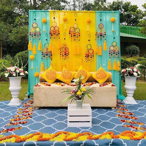 Mehendi Decoration Ideas At Home, Mehendi Decoration Ideas, Mehendi Decoration, Haldi Decoration Ideas, Haldi Ceremony Decorations, Small Wedding Decor, Mehendi Decor Ideas, Mehendi Decor, Wedding Decor Photos