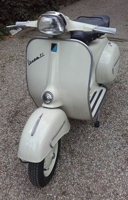 1963 PIAGGIO VESPA 150 GL – Totally restored !!!!! - Italian Vintage Motors Vespa Super 150, Vespa Vbb, Vespa Models, Vespa Vintage Italy, Vespa Super, Vespa 150, Classic Vespa, Vespa Piaggio, Retro Scooter