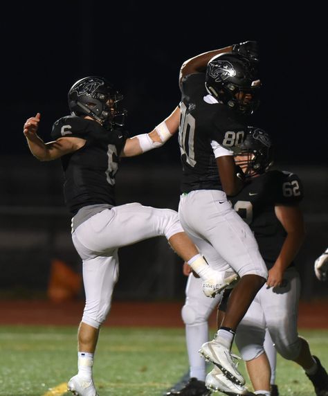 American Football Aesthetic High School, Football Aesthetic High School, Defy Aesthetic, Nfl Aesthetic, Football High School, Highschool Football, Football Boy, Paper Princess, High School Football Games