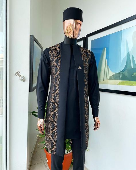 A charcoal black long sleeve kaftan, dispersed floral splash kimono jacket, hat and sokoto African traditional senator kaftan native. What you get: Kaftan men’s top Pant trousers Kimono top Available in any color. Price: available on website To order: iMessage, Text or WhatsApp : +2348179435662 +2348179435663 Email: info@dejiandkola.com Website: dejiandkola.com Agbada Outfit, Imessage Text, Kaftan For Men, African Kaftan, Senator Wears, Men Kaftan, Costume Africain, African Suit, Nigerian Men Fashion