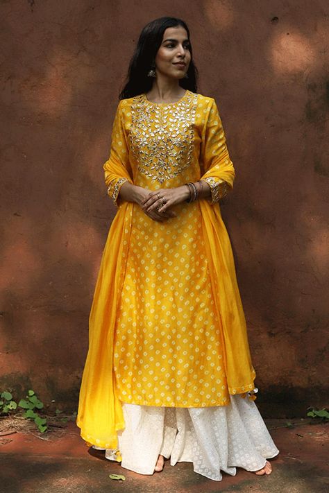 Yellow Bandhani Dress, Cotton Gharara, White Gharara, Bandhani Kurta, Kurta And Dupatta, Yellow Kurta, Bandhani Dress, Fashion Figure, Long Length Dresses