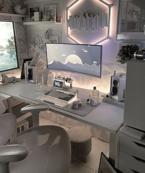 Game Room Ideas Aesthetic, Grey And White Gaming Setup, Pc Gaming Setup In Bedroom, Vanity Gaming Desk, White Set Up Gaming, Pc Desk Setup Aesthetic, Gaming Desk Set Up, Pc Room Aesthetic, Aesthetic Setup Gaming