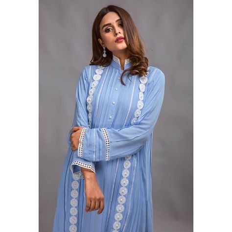 Suit With Lace, Indian Long Dress, Style Outfits Summer, Boutique Style Dresses, Summer Vibes Aesthetic, Plain Suit, Designer Dresses Elegant, Aesthetic Summer Outfits, Designer Aesthetic