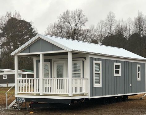 Compact Cottages Park Models Have 9 Floor Plans - Tiny House Blog 14x32 Floor Plans Tiny Homes, Tiny Cottage Design, Cute Tiny House, Inside Tiny Houses, Tiny House Shipping Container, Minimalist Cabin, Bright Minimalist, Tiny House Blog, Park Model Homes