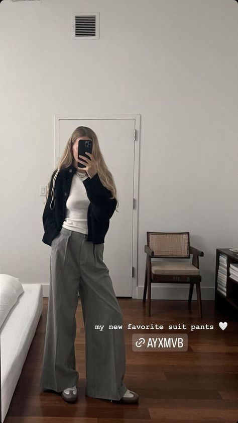 Marie Von Behrens, Aesthetic Lifestyle, Grey Pants, Winter Casual, Stories Instagram, Outfit Inspirationen, Fashion Week, Normcore, Ootd