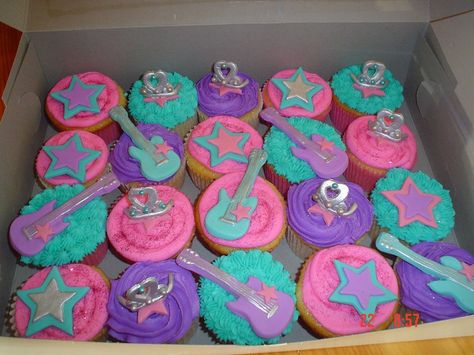 Barbie Popstar Cupcakes Pink purple blue Guitars stars microphones little girls party parties fun simple bright Barbie Popstar, Barbie Pop Star, Music Cupcakes, Pop Star Party, Rockstar Party, Cupcakes Pink, Twin Birthday Cakes, Rockstar Birthday, Rock Star Birthday