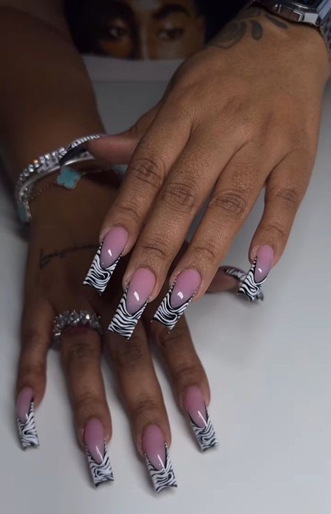 ₊˚ෆ Follow me for more 𐙚 visit my boards ₊˚ෆ Medium Length Curved Nails, Medium Curved Acrylic Nails, Curved Nails Designs, Short Curved Nails, C Curve Nails, Curve Nails, 90s Nails, Nail Vibes, Curved Nails