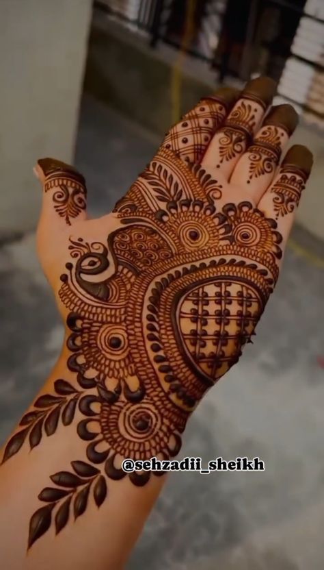 Mehndi Designs Beautiful Stylish, Simple Bunch Mehndi Designs, Mehandi Designs Arabic Simple, Mehandi Designs For Right Hand, Mehndi Designs Fancy, Mehandi Designs For Hands Simple Arabic, Stylish Mehndi Designs For Back Hand, Henna Arabic Design, Mahandi Design Hands