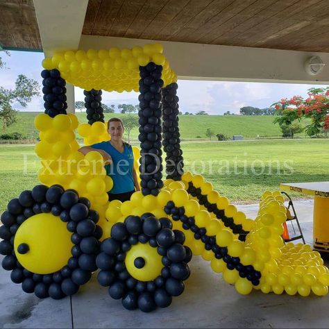 Construction Theme Balloon Decor, Construction Balloon Ideas, Construction Balloon Arch, Construction Balloons, Construction Birthday Cake, Construction Party Decorations, Truck Theme Birthday, Construction Theme Birthday Party, Construction Theme Party