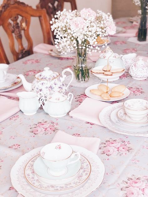 Tablescapes 2023, Friend Events, Dreamy Picnic, Tea Party Tablescape, Tea Story, Tea Time Table, Party Tablescapes, Baby Shower Tea, Baby Shawer