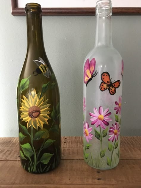 Art With Thread, Bottle Art With Clay, Wine Bottle Painting Ideas, Clay Bottle Art, Art With Clay, Glass Bottle Painting, Alcohol Bottle Crafts, Craft Bottle, Clay Bottle