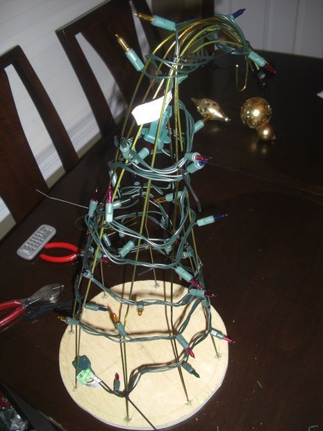 make a grinch tree w/wire coat hangers and a plywood circle Grinchmas Tree, Make A Grinch, Grinch Tree, Wire Coat Hangers, Christmas Parade Floats, Elf Christmas Decorations, Grinch Decorations, Grinch Christmas Party, Whoville Christmas