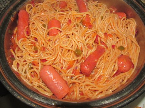 Tomato sausage spaghetti is one of my favourite fast foods ... Read MoreTOMATO SAUSAGE SPAGHETTI Sausage Sauce, One Pot Spaghetti, Best Spaghetti, Box Recipes, Sausage Spaghetti, Fast Foods, Jollof Rice, Spaghetti Recipe, Taylor Kinney