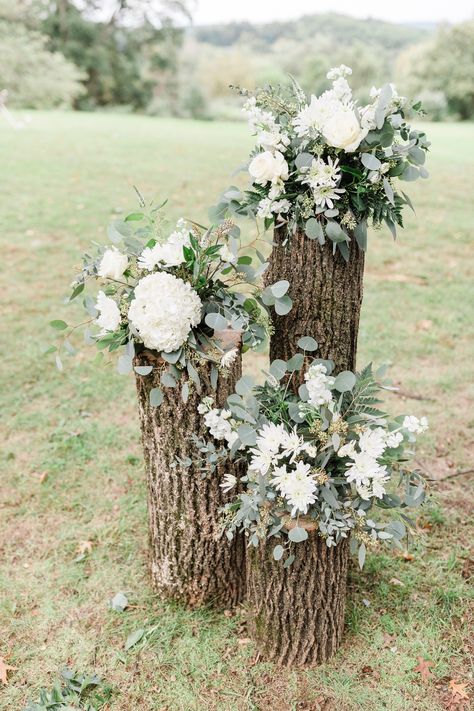 Rustic Wedding Decorations, Wedding Ceremony Backdrop, Outdoor Wedding Decorations, Garden Party Wedding, Ceremony Backdrop, Garden Parties, Wedding Flower Arrangements, Wedding Ceremony Decorations, Wedding Cake Designs