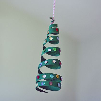 Today I will show you how to make this fun coiled Christmas tree ornament from an ordinary cardboard tube. You can even leave off the sequins and paint them several different colors to use as a decoration you can hang from the ceiling! 5 from 1 reviews Cardboard Tube Coiled Christmas Tree   Print Supplies 1Read More » Cardboard Tube Crafts, Toilet Paper Roll Crafts, Diy Bricolage, Paper Christmas Tree, Christmas Tree Crafts, Paper Roll Crafts, Christmas School, Preschool Christmas, Paper Christmas