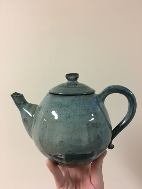 Coil Pottery Teapot, Pottery Ideas Teapot, Pottery Wheel Teapot, Pinch Pot Teapot, Wheel Clay Ideas, Pottery Teapots Wheel, Ceramics Wheel Ideas, Ceramics Teapot Ideas, Tea Pot Clay