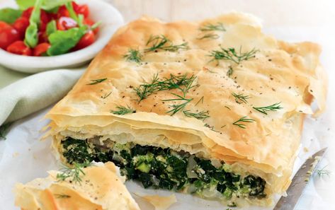 Silver beet, ricotta and broccoli pie Silverbeet Recipes, Broccoli Pie, Chicken Quiche, Savoury Tarts, Veggie Pies, Healthy Pies, Chard Recipes, Spinach Pie, Healthy Food Guide