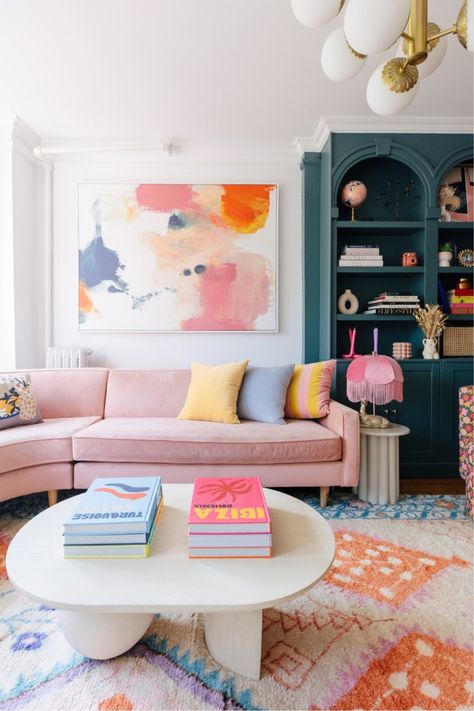 Colorful Apartment Inspiration, Colorful Living Room Bright, Girly Living Room, Living Room Bright, Colorful Eclectic Home, Living Boho, Living Room Colorful, Modern Traditional Home, Loft Designs