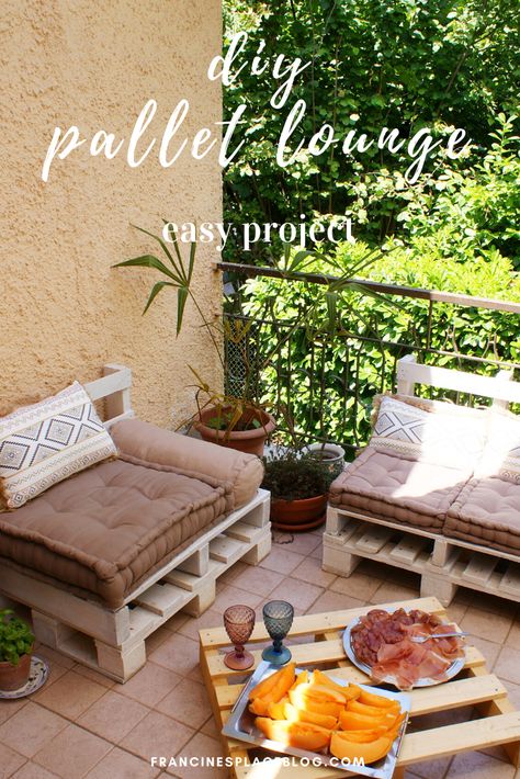 Diy Pallet Outdoor, Relaxing Patio, Pallet Lounge, Outdoor Pallet, Diy Balcony, Pallet Garden Furniture, Diy Pallet Furniture Outdoor, Pallet Decor, Diy Outdoor Decor