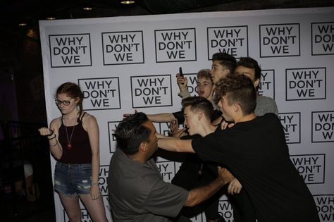 Funny Meet And Greet Poses, Meet And Greet Poses, Why Dont We Band, Daniel Seavey, Why Dont We Boys, Zach Herron, Jack Avery, Meet And Greet, Corbyn Besson