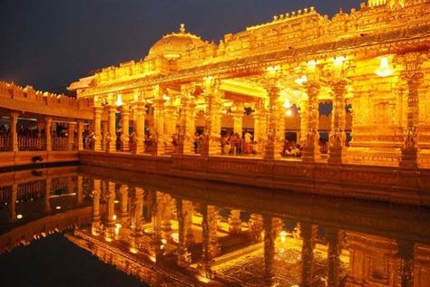 Echoes of the temples http://www.tripoto.com/trip/echoes-of-the-temples-811713  #Japan #tripoto #getaways #Greece #travel Srikalahasti Temple, Golden Temple, Hindu Temple, Hill Station, Tamil Nadu, Incredible India, Beautiful Buildings, India Travel, Beautiful Beaches