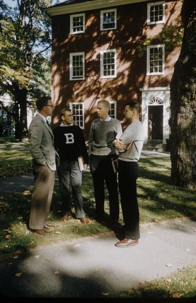 bow-3 Ivy League Aesthetic, Bowdoin College, New England Prep, Estilo Ivy League, Ivy Look, Estilo Ivy, Preppy Boys, René Lacoste, Brown University