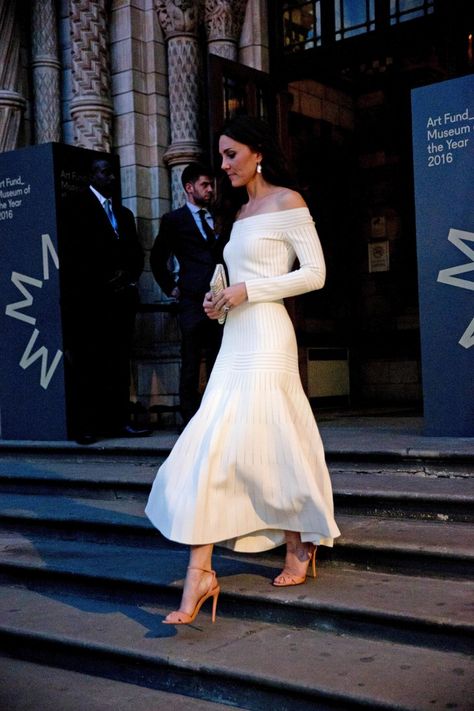 Kate Middleton Stil, Style Kate Middleton, Kate Middleton Style Outfits, Dress Nigth, Barbara Casasola, Duchesse Kate, Düşes Kate, Looks Kate Middleton, Estilo Kate Middleton