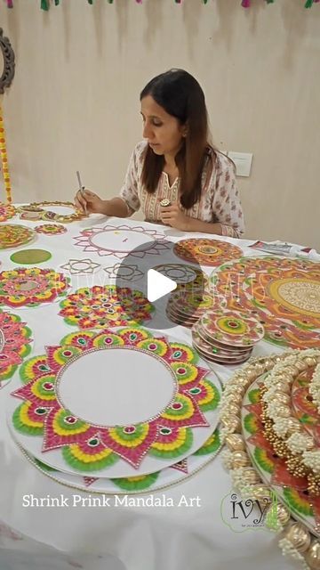 Paper Rangoli Ideas, Diy Rangoli, Kalash Decoration, Mandir Decoration, Interesting Crafts, Create Board, Acrylic Rangoli, Diwali Decoration Items, Navratri Dress