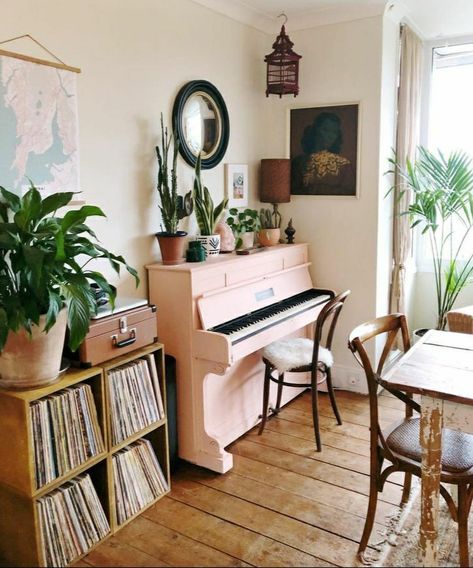 Piano Room Decor, Piano Living Rooms, Pink Piano, Home Music Rooms, Piano Decor, Boho Dining Room, Piano Room, Style At Home, The Piano