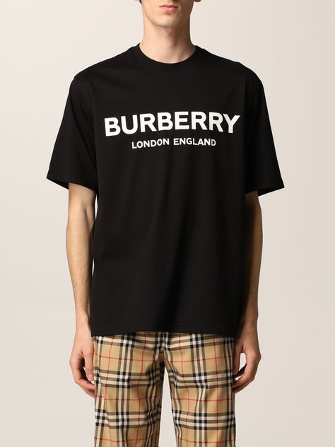 Burberry T Shirt, Man Clothes, Creative T Shirt Design, Burberry London, Burberry Men, London England, Burberry, Tshirt Designs, England