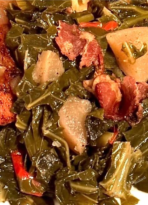 Cooking Mustard Greens, Southern Style Collard Greens, Greens Recipes, Turnip Recipes, Southern Greens, Cruciferous Vegetables, Collard Greens Recipe, Southern Recipes Soul Food, Turnip Greens