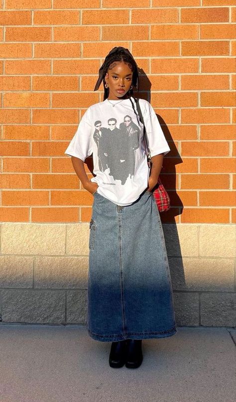 Fashion Outfits Long Skirts, Maxi Skirt Outfit Jean, Denim Maxi Skirts Outfit, Modest Graphic Tee Outfit, Long Denim Skirt Fit, Long Blue Jean Skirt Outfits Fall, Denim Maxi Skirt Outfit Casual, Black Long Jean Skirt Outfit, Style A Long Denim Skirt