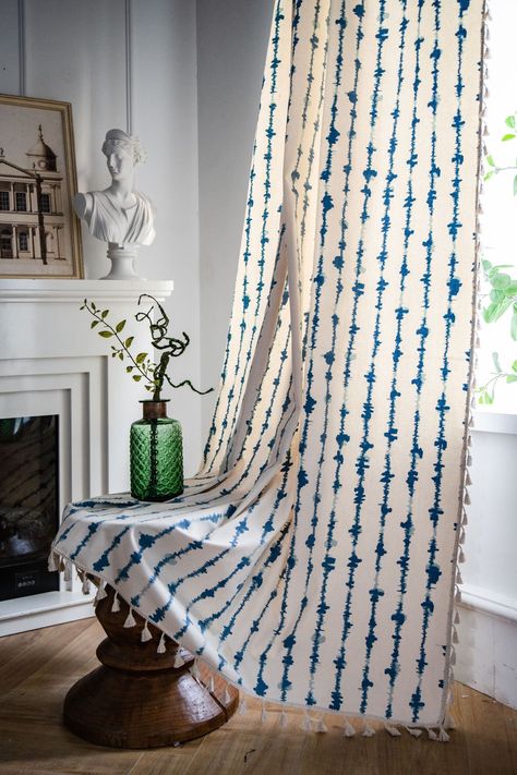 White And Blue Living Room, Boho Window Treatments, Rideaux Boho, Curtains White, Painted Curtains, Farmhouse Style Bedrooms, Dining Room Windows, Bohemian Curtains, White Drapes