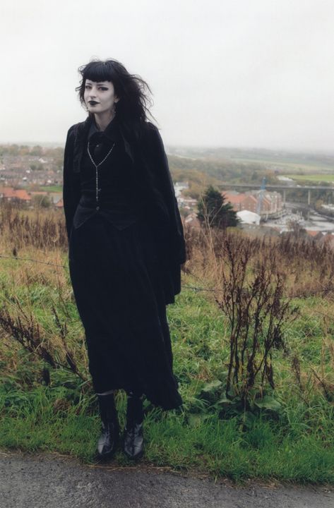 Trad Goth Outfits, Goth Stores, Whitby Goth Weekend, Goth Outfit Inspo, Goth Fits, Moda Grunge, Goth Outfit Ideas, Goth Subculture, Goth Look