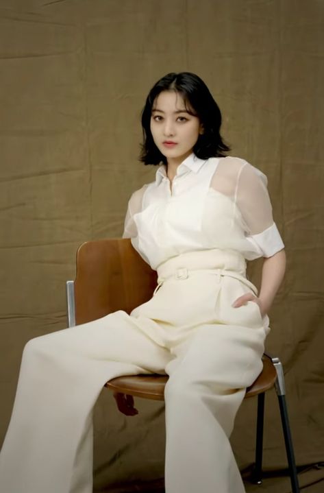 jihyo protector on Twitter: "i have no words...… " Twitter Twice, Elle Fashion, Twice Jihyo, Knock Knock, Cortes De Cabello Corto, Kpop Girls, My Girl, Cold Shoulder Dress, A Woman