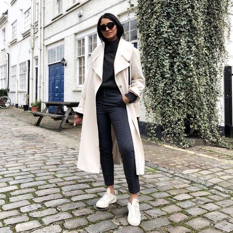 713 Likes, 13 Comments - Hannah | COCOBEAUTEA (@cocobeautea) on Instagram: “(Out)Fit for this gloomy London weather ☁️ http://liketk.it/2uHTk #liketkit @liketoknow.it” White Overcoat Outfit Women, Overcoat Outfit Women, Overcoat Outfit, London Weather, Neutral Fall Outfits, Winter Fashion Boots, Womens Fashion Casual Winter, Wool Overcoat, Spring Street Style