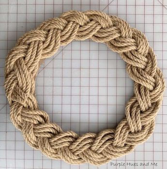 Quick and easy braided rope spring wreath idea you can make for $10 and in less than an hour. Impress your neighbors with this beautiful spring wreath for front door for cheap. Beautiful outdoor DIY wreath. Easy Spring Wreath, Rope Wreath Diy, Moss Wreath Diy, Rope Wreath, Spring Burlap Wreath, Christmas Advent Wreath, Spring Wreath For Front Door, Rainbow Wreath, Diy Christmas Wreaths Ideas