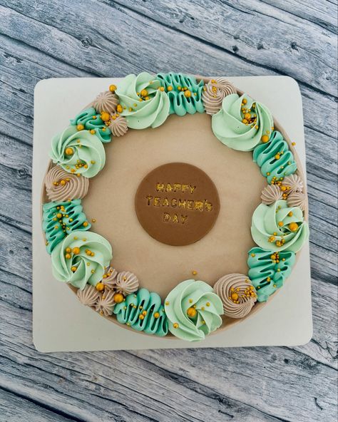 Happy Teacher’s Day! Honoring our everyday heroes with a cake as sweet as their dedication. #hotcrossbunsguwahati #custommade #homebakerindia #cakesofinstagram #guwahatibakers #whippedcream #whippedcreamcake #cakedesigner #cakephotography #reelsindia #cakereelsofinstagram #guwahatiblogger #guwahati #homebaker #guwahaticakes #cakedecorating #teachersday #teachersdaycake Teachers Day Cake, Happy Teacher, Cake Photography, Hot Cross Buns, Cross Buns, Everyday Heroes, Happy Teachers Day, Teachers Day, Cake Decor