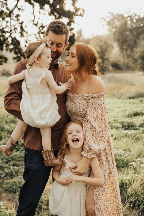 Neutral Outdoor Photoshoot, Cream Color Palette Family Photos, Neutral Colors Photo Shoot, Beige Dress Family Pictures, Muted Fall Colors Family Photos, Neutral Photo Outfits, Fall Family Wardrobe For Pictures, Neutral Extended Family Picture Outfits, Family Photoshoot Summer Outfits