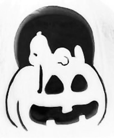 Pumpkin Carving Ideas Snoppy, Charlie Brown Carved Pumpkin, Snoopy Pumpkin Template, Chucky Pumpkin Carving Stencils, Plague Doctor Pumpkin Carving, Pumpkin Carving Ideas Charlie Brown, Snoopy Carved Pumpkin, Snoopy Pumpkin Stencil, Boy Pumpkin Carving Ideas