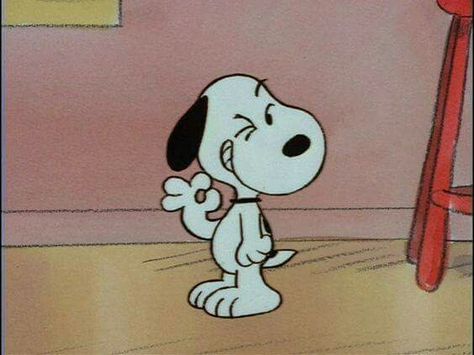 Vintage Cartoons, Snoopy Images, Snoopy Wallpaper, Snoopy Pictures, Snoop Dog, Cartoon Profile Pictures, Snoopy Love, Charlie Brown And Snoopy, Cartoon Memes