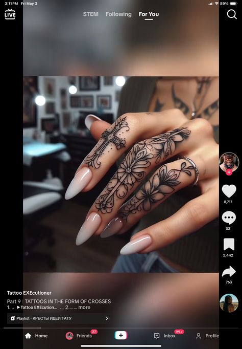 Tattoo Ideas Unique For Women Hand, Finger Hand Tattoos For Women, Unique Hand Tattoos Women, Floral Hand Tattoos For Women, Whole Hand Tattoos, Funny Tattoo Designs, Tattoo Designs Quotes, Tattoo Main, Funny Tattoo