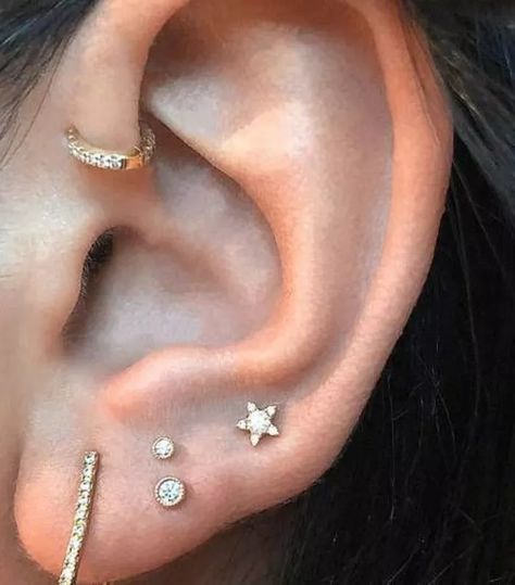 Ear Piercing Places, Ear Piercing Helix, Constellation Piercings, Ear Peircings, Ear Lobe Piercings, Types Of Ear Piercings, Lobe Piercings, Ear Piercings Helix, Helix Ear