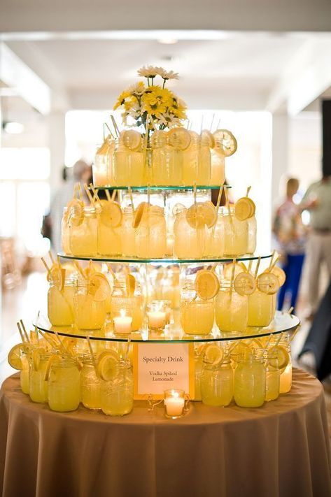 Drink Tower, Yellow Wedding Colors, Lemon Themed Bridal Shower, Lemonade Drink, Yellow Wedding Inspiration, Yellow Wedding Theme, Lemonade Drinks, Festa Party, Yellow Wedding