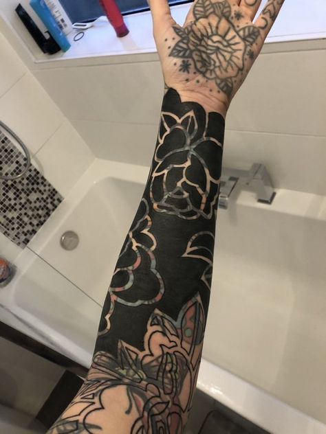 Blast Over Tattoo, Arm Cover Up Tattoos, Tatuaje Cover Up, Black Sleeve Tattoo, Black Tattoo Cover Up, Blackout Tattoo, Simple Tattoo Designs, Tattoo Life, Black Ink Tattoos